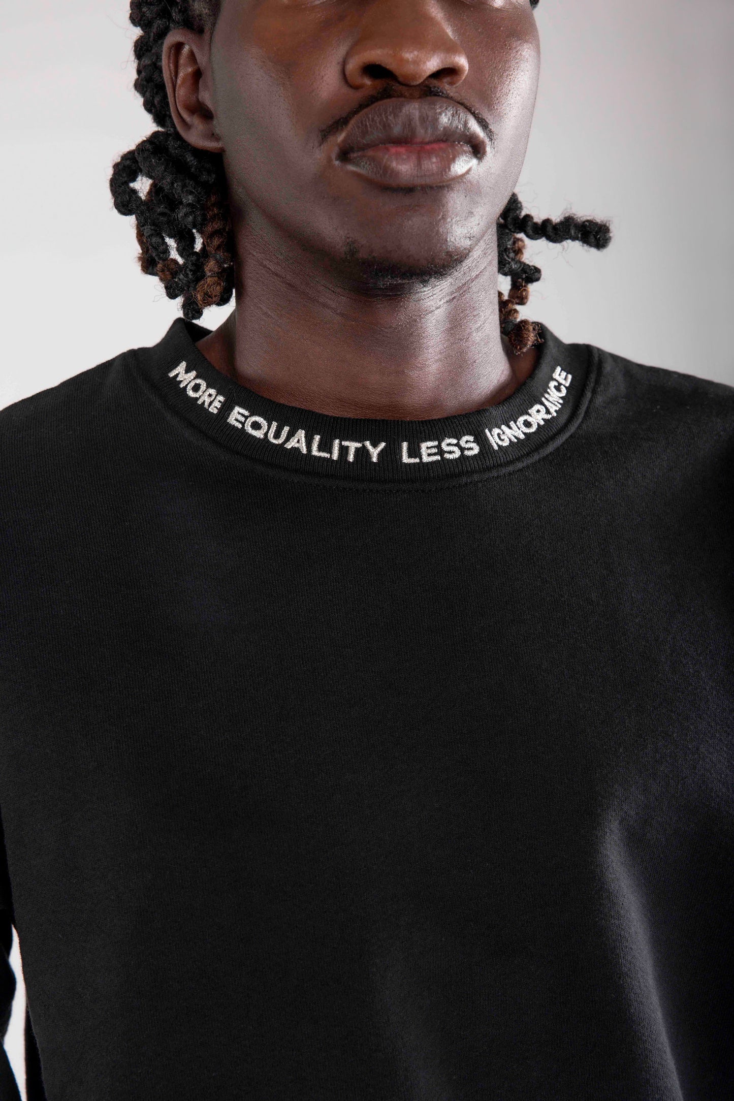 MELI TAGLINE CREWNECK