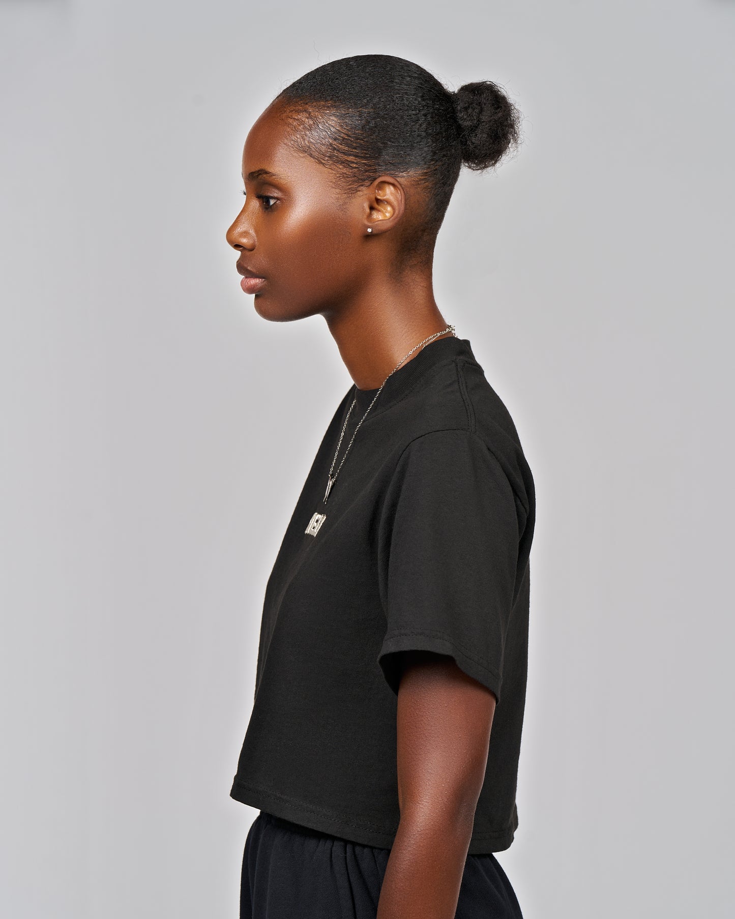 MELI WOMEN'S CROPPED STATEMENT TEE