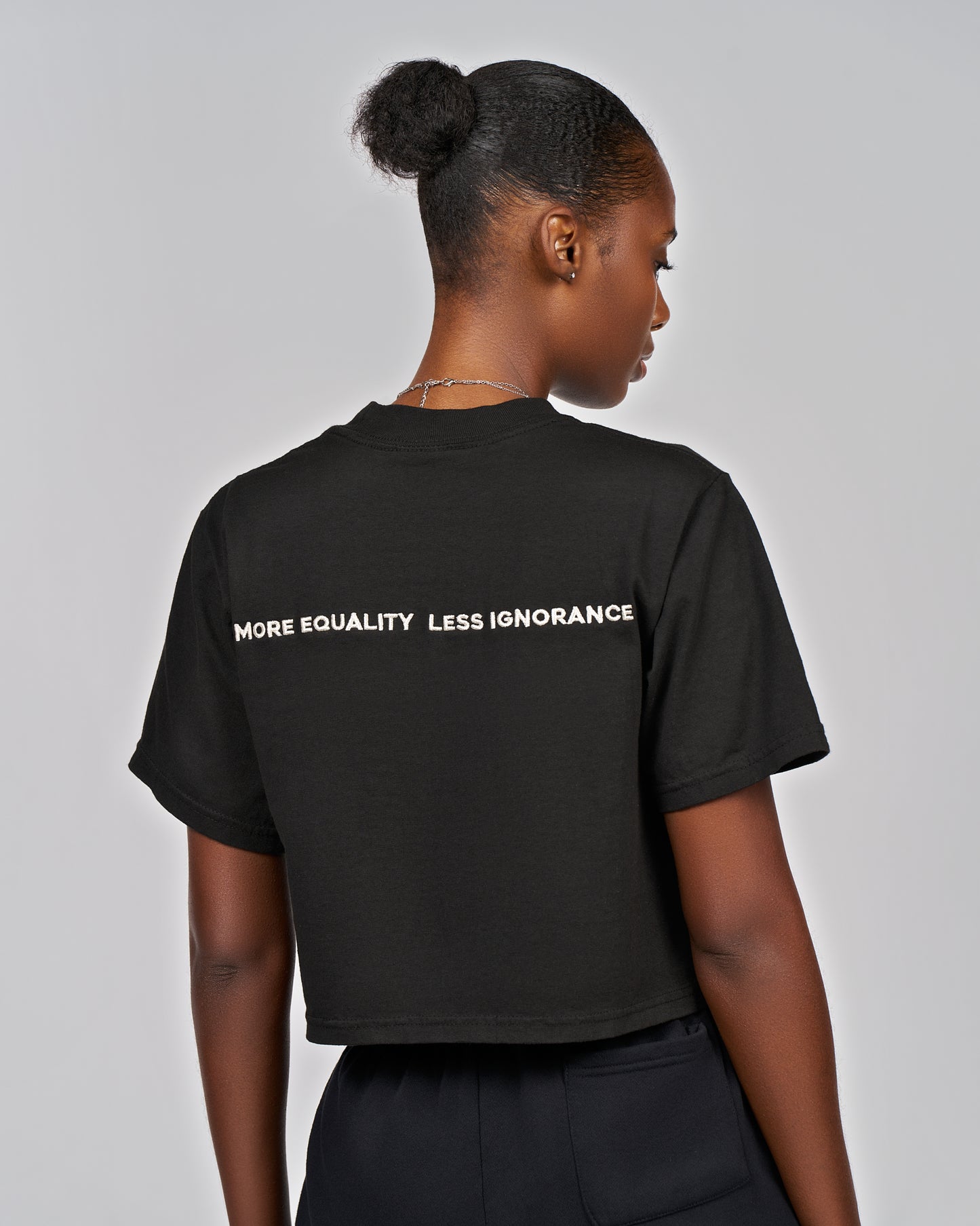 MELI WOMEN'S CROPPED STATEMENT TEE