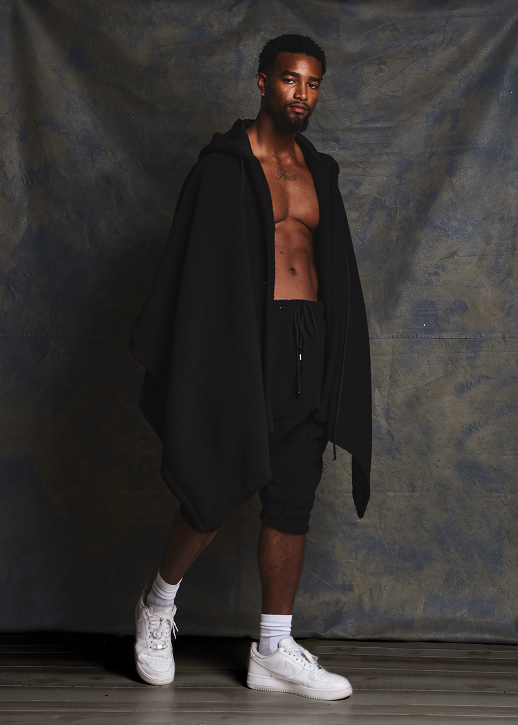 KNITTED CLOAK
