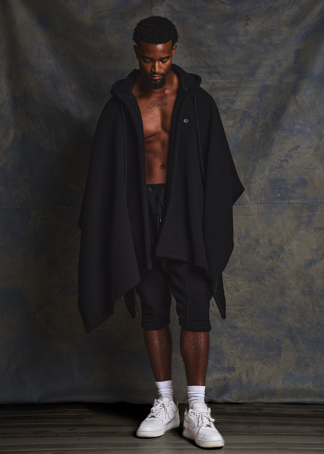 KNITTED CLOAK