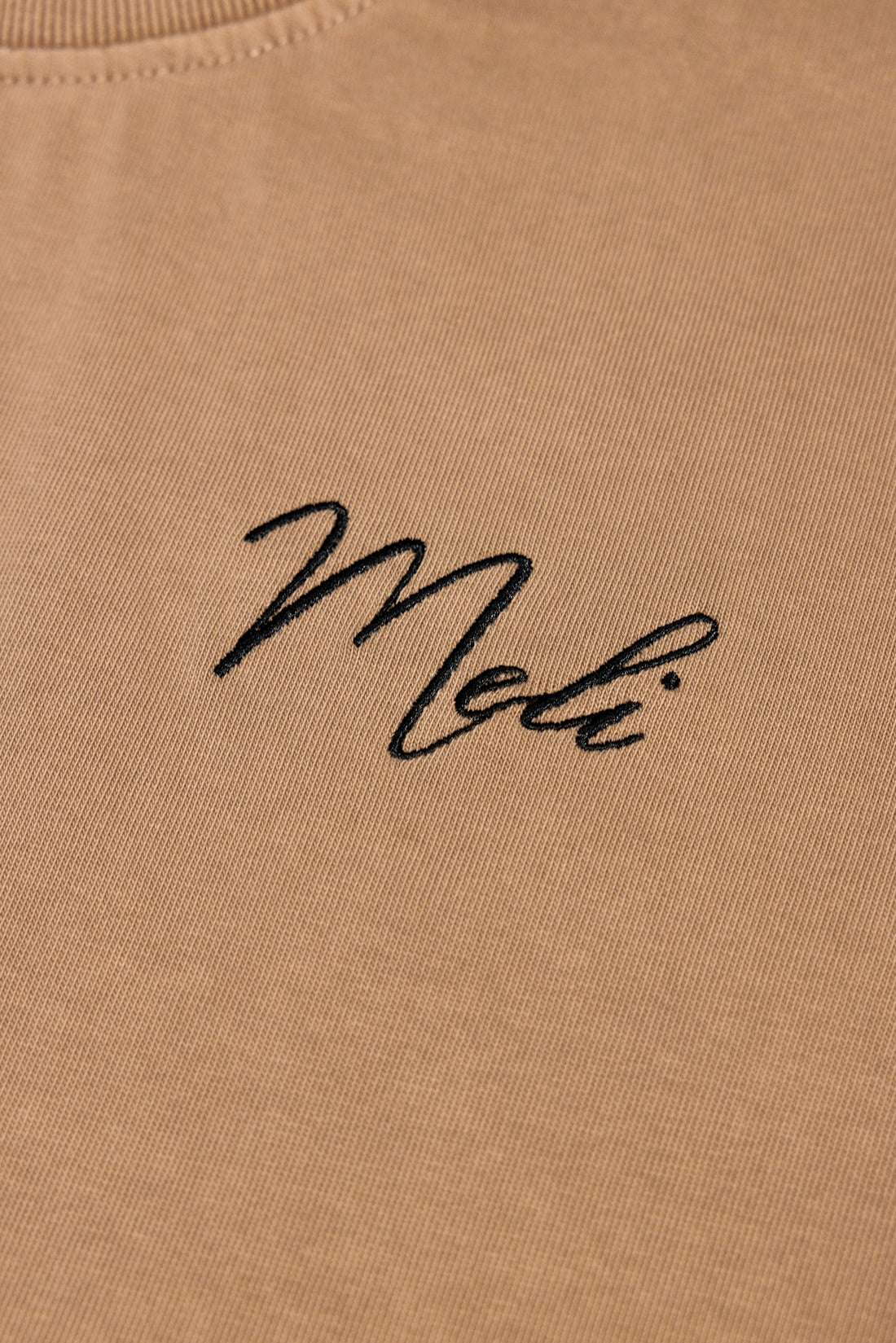 MELI SCRIPT TEE