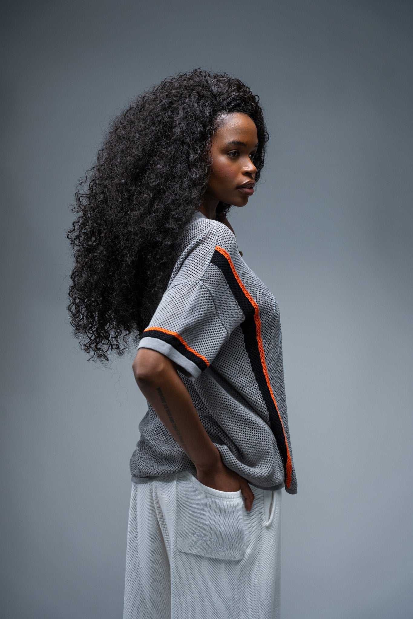MELI MESH JERSEY — GRAY — Female model